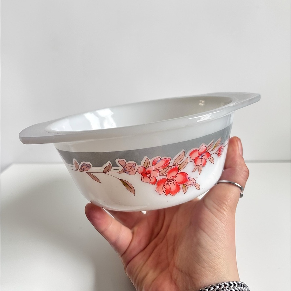 Arcopal France Pink Floral Casserole Bowl Milk Glass 16 cm